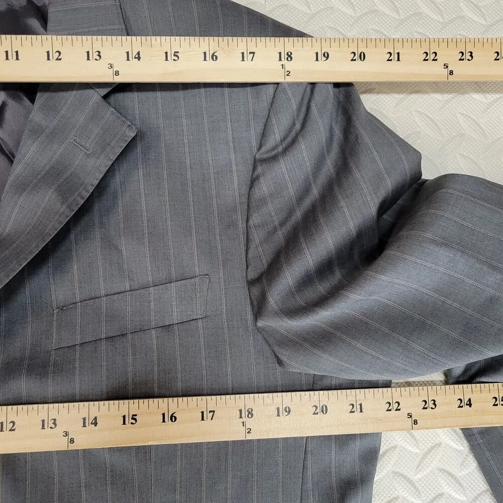 Ermenegildo Zegna Wool Suit‎ Jacket Size 44 RE Gray Pinstriped 